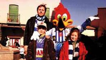 AGRADECIMIENTOS PARA TODOS. El consejero del club Germán de la Cruz agradeció a Universals Studios el trato recibido. Padres e hijos gozaron de un día grande.