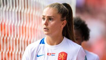 Martens, adi車s a la Euro