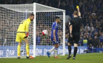 Falcao es titular en Inglaterra antes de sumarse a la Selección Colombia que debuta este jueves en las Eliminatorias al Mundial 2018.