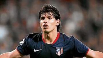 <b>CRACK. </b>Agüero celebra uno de sus tantos en el partido de Champions ante el PSV Eindhoven en el Philips Stadium