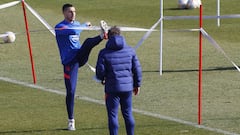 Mario Hermoso, en un entrenamiento con el Atl&eacute;tico. 