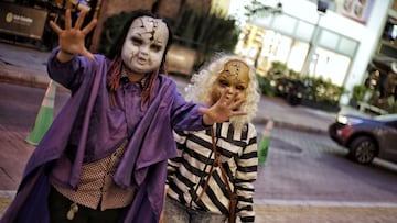 Medidas en Bogotá para Halloween. Conozca cómo funcionará la prohibición del parrillero en moto, las excepciones y las recomendaciones de la Alcaldía.
