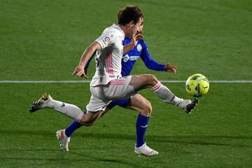 ?lvaro Odriozola y Marc Cucurella.