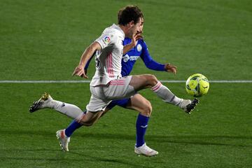 Álvaro Odriozola y Marc Cucurella.