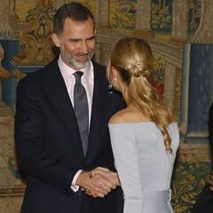 Simeone y Carla Pereyra, con los Reyes y el presidente Macri