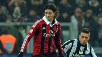 Riccardo Montolivo acude al rescate de un irregular Milán
