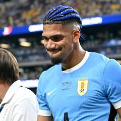 Araújo y Nández, las bajas de Uruguay ante Colombia