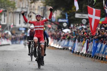 ¿Qué pasa con el maillot arcoíris de Mads Pedersen?