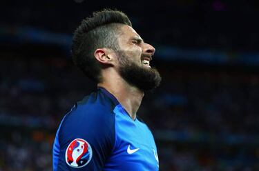 60 million + Giroud: Arsenal's offer for Napoli's Higuain