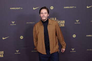 Ell actor, Daniel Brühl, en la alfombra roja del gran Teatro del Liceu.