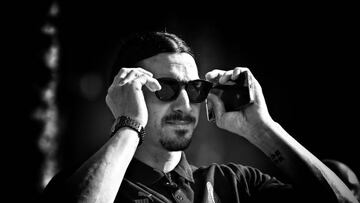 DUBAI, UNITED ARAB EMIRATES - DECEMBER 12: (EDITORS NOTE: Image has been converted to black and white.) Zlatan Ibrahimovic of AC Milan looks on before the AC Milan press conference on December 12, 2022 in Dubai, United Arab Emirates. (Photo by Claudio Villa/AC Milan via Getty Images)
