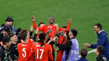 Nuno Mendes desequilibró el partido