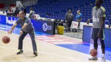 Maurice Ndour calienta a las órdenes de Trapero en el Barclaycard Center.