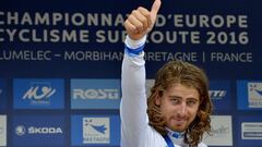 Peter Sagan celebra en el podio su t&iacute;tulo de Campe&oacute;n de Europa de ciclismo en ruta.