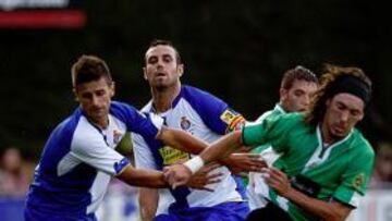 <b>SEGURIDAD. </b>Aunque el equipo titular contuvo probaturas, Moisés y Javi Márquez formaron en el doble pivote. Se podría repetir en Liga.