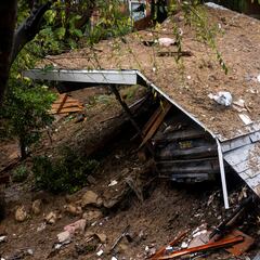 What is the average cost of a National Flood Insurance Program policy in California? What does it include?