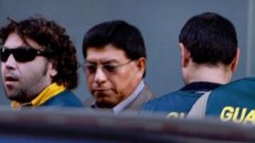 <b>IMPLICADO. </b>El peruano Walter Virú, en el centro. Abajo planes de dopaje para Jesús Manzano.