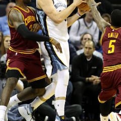 LeBron se venga con una paliza a los Grizzlies de Marc Gasol