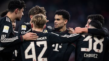 Dos asistencias de Luis Díaz en la goleada del Bayern Múnich sobre RB Salzburgo en partido amistoso.