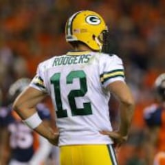 Ni Aaron Rodgers puede con la defensa de los Broncos