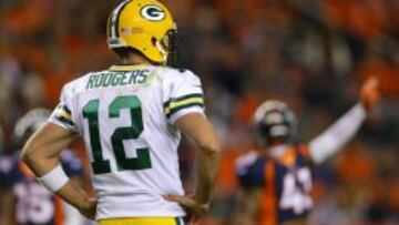 Rodgers, ante los Denver Broncos.