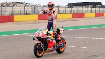 Marc Márquez celebra su victoria en Aragón.