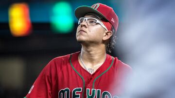 Miami (United States), 17/03/2023.- Mexico pitcher Julio Urías (7) in gestures during the 2023 World Baseball Classic quarter finals match between Mexico and Puerto Rico at loanDepot park baseball stadium in Miami, Florida, USA, 17 March 2023. (Estados Unidos) EFE/EPA/CRISTOBAL HERRERA-ULASHKEVICH
