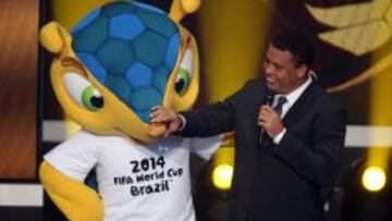 Ronaldo goleó a Fuleco, la mascota del Mundial 2014