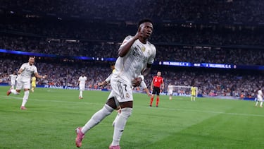 MADRID, 04/10/2025.- El delantero del Real Madrid Vinicius Jr celebra su gol contra el Villarreal, durante el partido de la jornada 8 de LaLiga EA Sports que Real Madrid y Villarreal disputan este sábado en el estadio Santiago Bernabéu.- EFE/ Javier Lizón