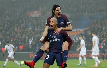 Cavani warns defences the best is yet to come from PSG