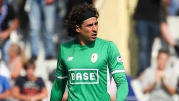 Guillermo Ochoa rompe racha de 60 partidos como titular