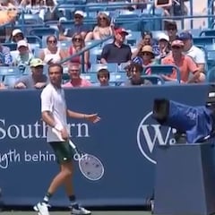 Pérdida de papeles lamentable de Medvedev: le espera sanción dura, eso no se puedo hacer