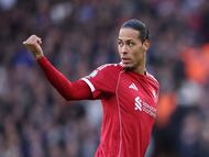 LIVERPOOL (United Kingdom), 17/01/2026.- Virgil van Dijk of Liverpool reacts during the English Premier League match between Liverpool FC and Burnley FC, in Liverpool, Britain, 17 January 2026. (Reino Unido) EFE/EPA/ADAM VAUGHAN EDITORIAL USE ONLY. No use with unauthorized audio, video, data, fixture lists, club/league logos, 'live' services or NFTs. Online in-match use limited to 120 images, no video emulation. No use in betting, games or single club/league/player publications.
