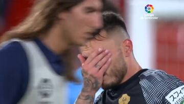 Es la cruda realidad de un descenso: las caras de los jugadores del Elche al confirmarse que bajan a Segunda