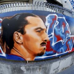 Zlatan, Ronaldinho, Ginola... star in stunning PSG Parc des Princes mural