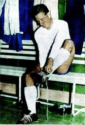 En 1956 fichó por el Real Madrid, procedente del Stade de Reims.