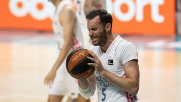 Madrid. 13/06/2021. El alero del Real Madrid, Rudy Fern&aacute;ndez, durante el primer encuentro de la final de la Liga Endesa que disputan hoy domingo frente al FC Barcelona en el Wizink Center en Madrid. EFE/Rodrigo Jim&eacute;nez.