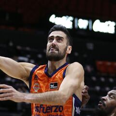 Un Valencia coral suma la sexta seguida y va de Copa