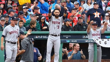 BOSTON, MA - OCTOBER 09: Marwin Gonzalez #9 of the Houston Astros (C) celebrates after an RBI single by George Springer #4 (not pictured) in the second inning against the Boston Red Sox during game four of the American League Division Series at Fenway Park on October 9, 2017 in Boston, Massachusetts.   Maddie Meyer/Getty Images/AFP
 == FOR NEWSPAPERS, INTERNET, TELCOS &amp; TELEVISION USE ONLY ==