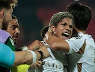 LAFC were on the brink of extra time in Costa Rica but David Martinez came up with some late game heroics to send his side to the quarters from Costa Rica.