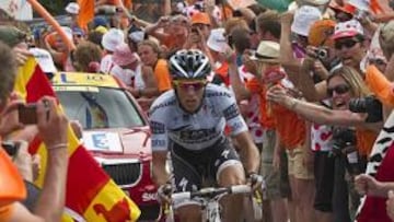 <b>CON LAS BOTAS PUESTAS. </b>Alberto Contador lanzó un ataque a 92 km de meta y luego otro al inicio del Alpe d'Huez. No logró ganar, pero se despidió como un campeón.