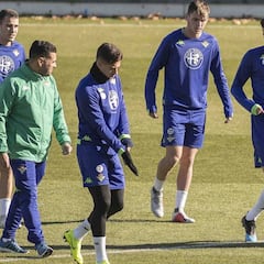 Lainez y los canteranos Tellado, Paul e Urizar, en la lista del Betis