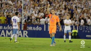 Toni Martínez, jugador del Rayo Majadahonda, tras anotar el primer gol del equipo majariego en Segunda División frente al Real Zaragoza.