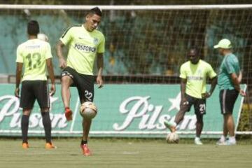 Un total de 27 jugadores se presentaron en el primer entrenamiento de Nacional con miras al Torneo Clausura 2015.