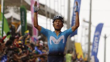 MED113. MEDELL&Iacute;N (COLOMBIA), 17/02/2019.- El ciclista colombiano Nairo Quintana del Movistar Team celebra al ganar la &uacute;ltima etapa del Tour Colombia. 2.1 este domingo, en Medell&iacute;n (Colombia). EFE/Luis Eduardo Noriega A.