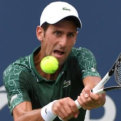 Tsitsipas da la sorpresa y elimina a Djokovic en octavos