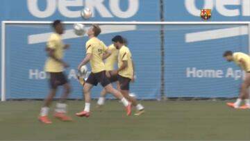 ¡Que no caiga! Así entrena Vidal el control de balón con el Barça