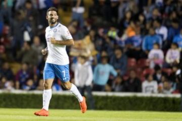 Hombre de área y sinónimo de gol. Llega procedente de San Lorenzo, donde anotó 29 goles en 78 partidos. Brilló en el fútbol sudamericano y ahora quiere hacer historia en la Liga MX. En su debut con los celestes se hizo presente con gol en la Copa MX.