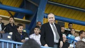 <b>AGRADECIDO. </b>Fernando Roig se mostró encantado con la gente.