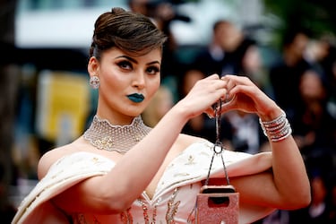 Urvashi Rautela durante la alfombra roja del Festival de Cannes 2023.